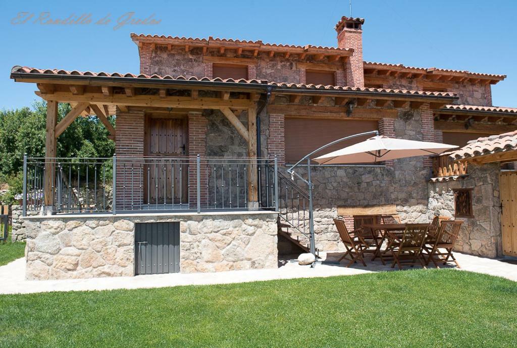 El Rondillo De Gredos Guest House Hoyos del Collado Bagian luar foto