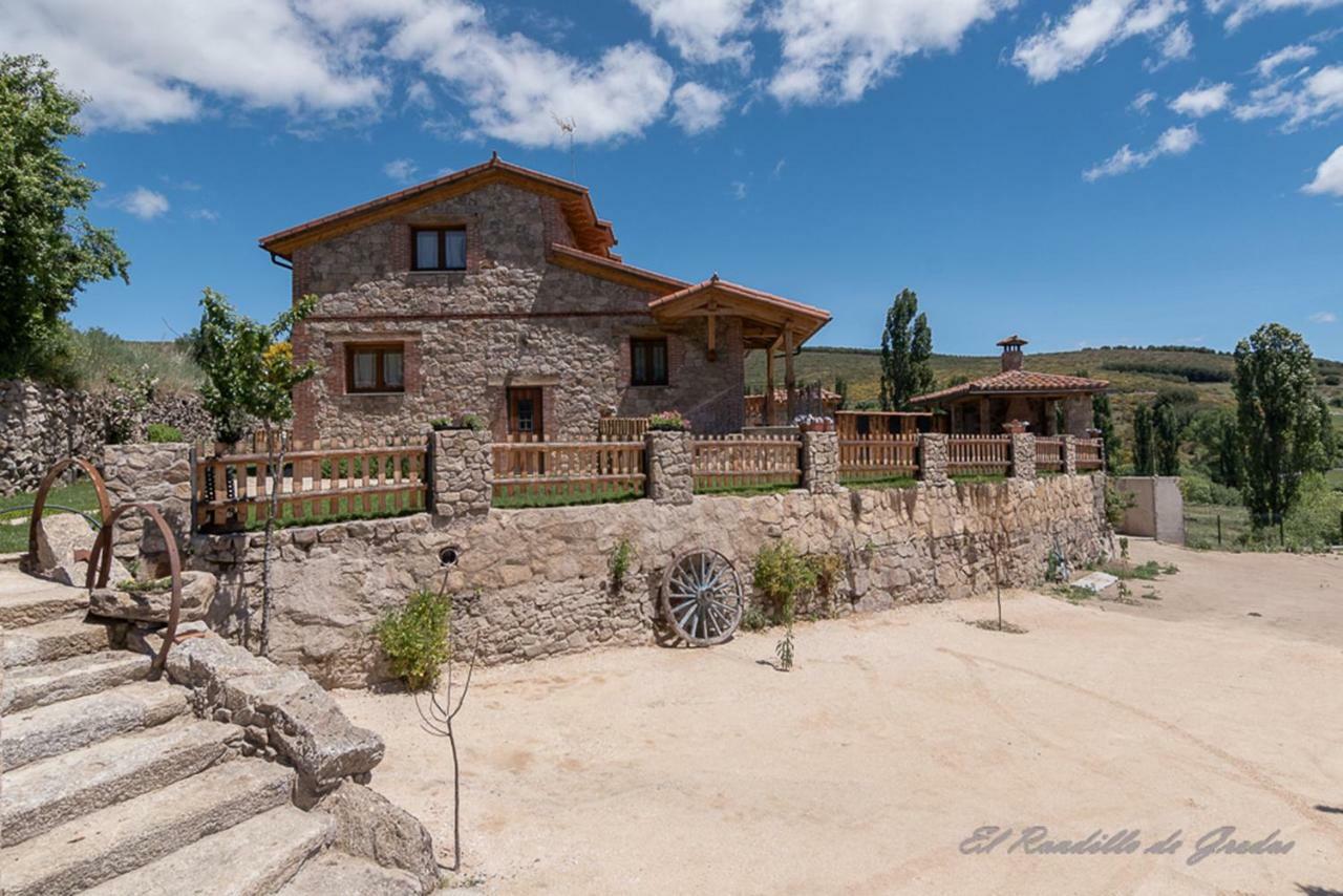 El Rondillo De Gredos Guest House Hoyos del Collado Bagian luar foto