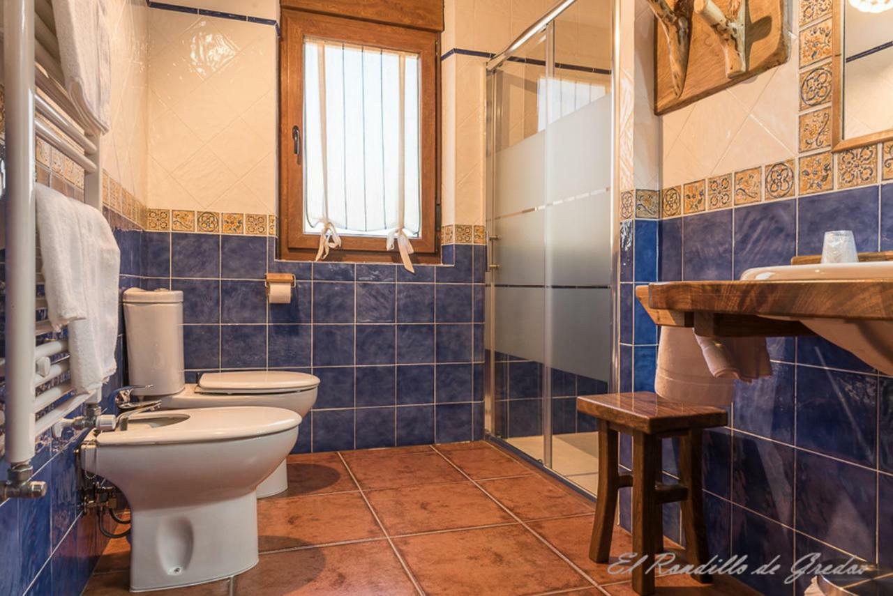 El Rondillo De Gredos Guest House Hoyos del Collado Bagian luar foto