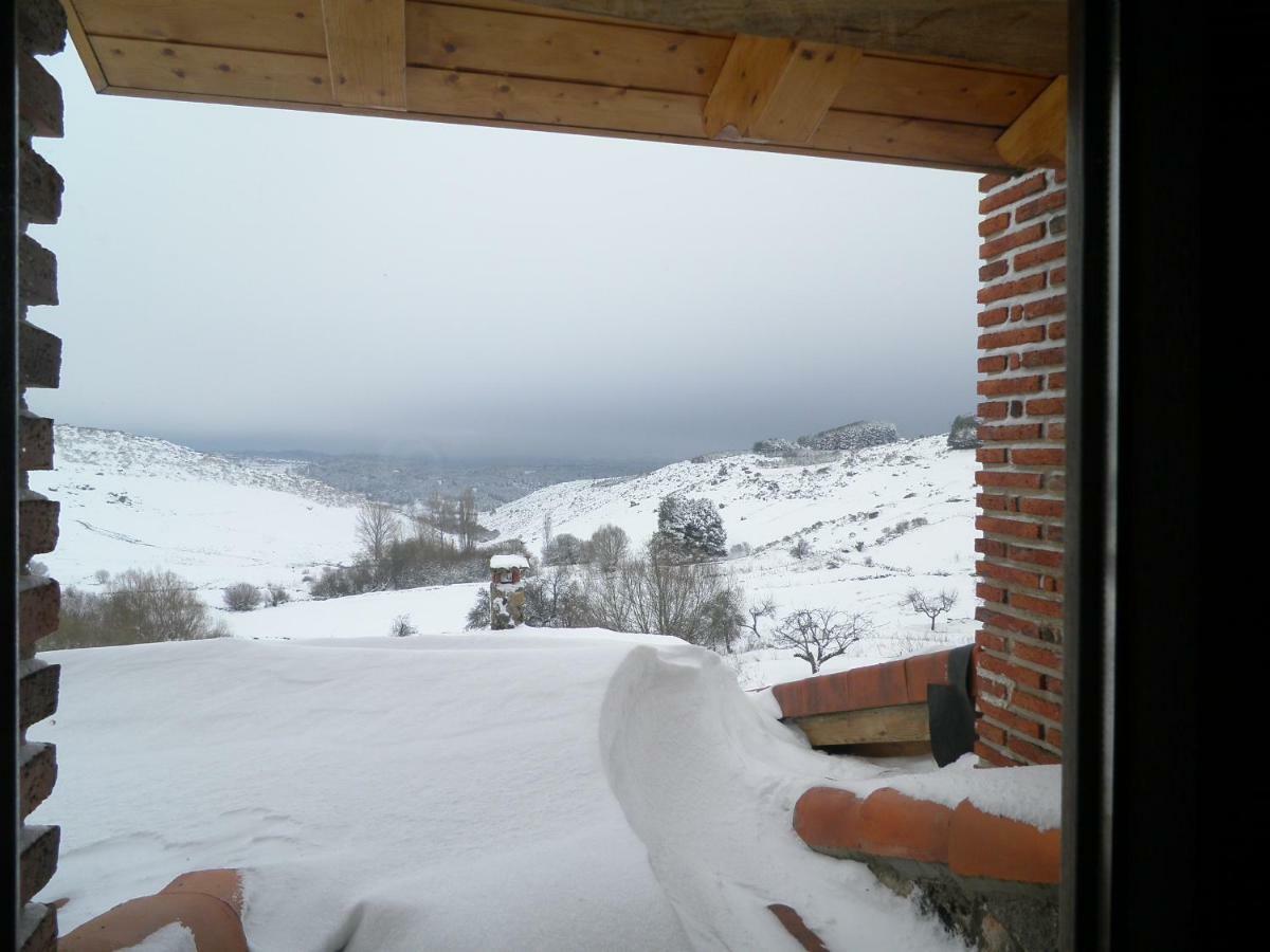 El Rondillo De Gredos Guest House Hoyos del Collado Bagian luar foto