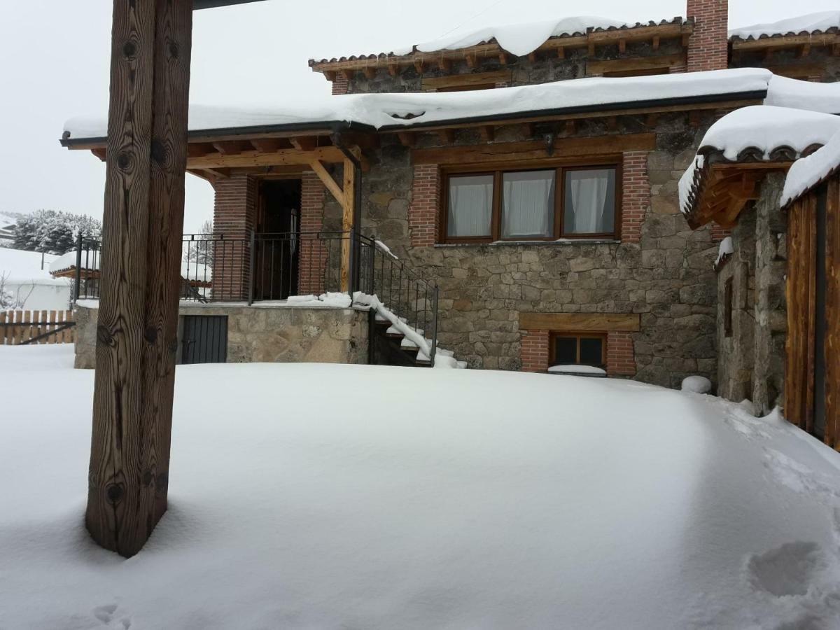 El Rondillo De Gredos Guest House Hoyos del Collado Bagian luar foto