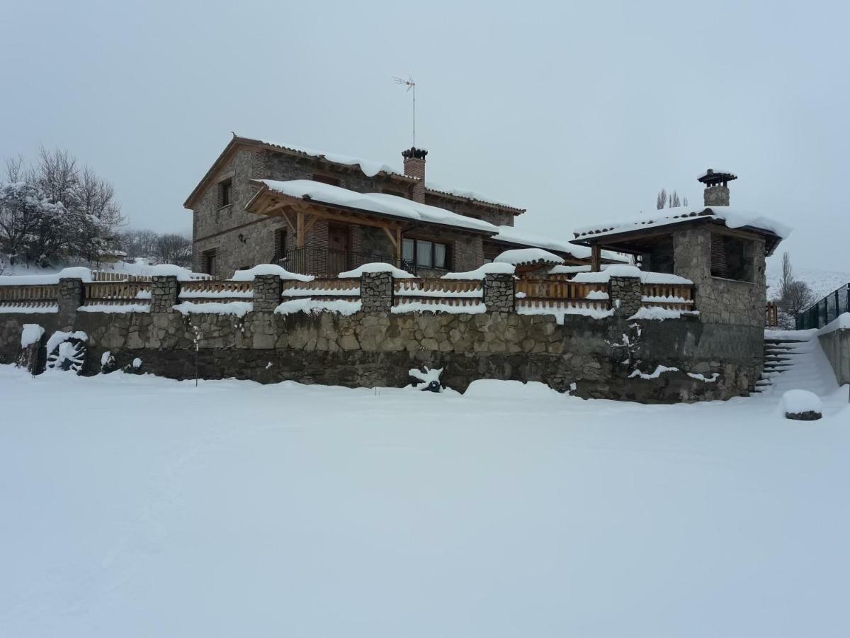 El Rondillo De Gredos Guest House Hoyos del Collado Bagian luar foto